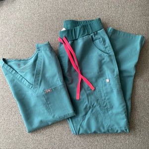 Figs hydrogreen scrub set